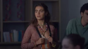 Mes Demoiselles Silene Cardigan porté par Simone Souter (Margherita Barbieri) dans Spellbound (S01E22)