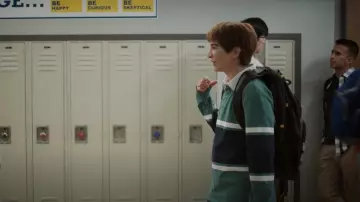 Polo de rugby American Eagle usado por Chad (Nasim Pedrad) como se ve en Chad (S02E07)