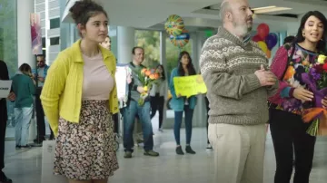 Only Fuch­sia Flo­ral Wrap Skirt worn by Niki (Ella Mika) as seen in Chad (S02E08)