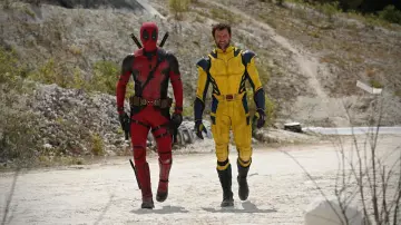 Traje de superhéroe amarillo usado por Logan / Wolverine (Hugh Jackman) en el vestuario de la película Deadpool 3