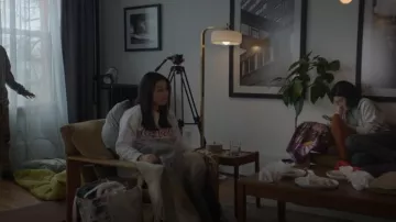Rollas Coca Cola Sweat-shirt porté par Isabella Chen Lopez (Ana Yi Puig) dans Chair de poule (S01E10)