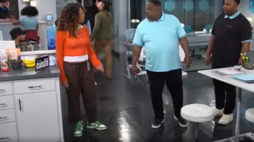 Nike Dunk Low Celtics worn by Ariel (Kimberley Drummond) as seen in The Neighborhood (S06E01)