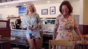 Zara Women's Green Blouse worn by Natalie Mordovtseva as seen in 90 Day: The Single Life (S04E06)