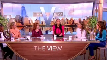Cárdigan de punto a rayas M Missoni usado por Joy Behar como se ve en The View el 9 de febrero de 2024