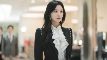 La chaqueta blazer con ojales que usa Hong Hae-in (Kim Ji-won) en la serie Queen of Tears (Temporada 1)