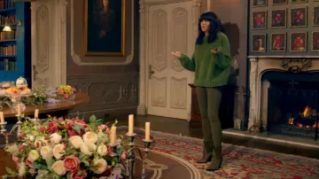 Lauren Aston Designs Com­mis­sion Roll Up Knit Down Jumper worn by Claudia Winkleman as seen in The Traitors (S02E09)