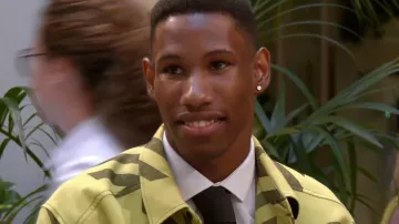 Adidas Originals Camisa de Moda Colores Contrastantes Cuello Deportes Manga Larga Verde usado por Damian Friel como se ve en First Dates (T21E01)