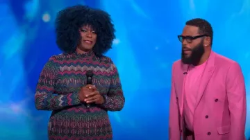 Robe de femme de bon temps portée par comme on le voit dans We Are Family (S01E04)