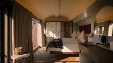 Kruger Shalati hotel 'The Train on the Bridge' in South Africa as seen in The Reluctant Traveler with Eugene Levy (S01E06)