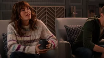 Tanya Taylor Lora Knit Top porté par Marina (Karla Souza) dans Home Economics (S02E13)