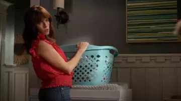 Madewell High Rise Skinny Jeans usados por Marina (Karla Souza) como se ve en Home Economics (T02E20)