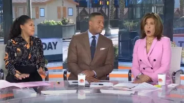 Zara Dou­ble Breast­ed Blaz­er worn by Hoda Kotb as seen in Today on February 16, 2024