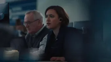 Camisa de franela de corte clásico de Dillon de Banana Republic usada por la agente especial Hana Gibson (Keisha Castle-Hughes) como se ve en FBI: Most Wanted (T05E01)