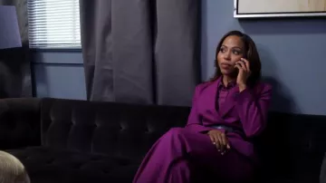 Pantalones Pinko Hulka Flare Leg usados por Andrea 'Andi' Barnes (KJ Smith) como se ve en Sistas de Tyler Perry (S07E05)