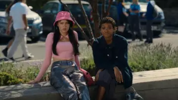 Bershka Long Sleeve Polo Collar Cut-Out Shirt worn by Alison (Niamh McCormack) as seen in Everything Now (S01E06)