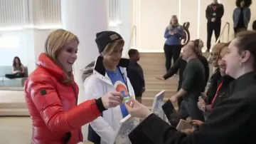 Sam. Freestyle Down Jack­et worn by Jenna Bush Hager as seen in Today with Hoda & Jenna on February 19, 2024