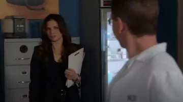 Chemise en soie à manches longues portée par Jessica Knight (Katrina Law) dans NCIS (S21E02)