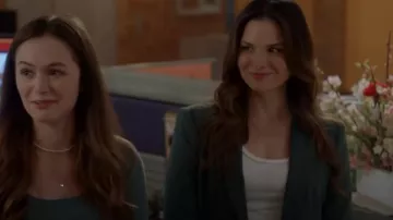 Ann Taylor Le blazer Hutton en double tricot en pin printanier porté par Jessica Knight (Katrina Law) comme on le voit dans NCIS (S21E02)
