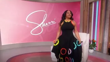 Christopher John Rogers Hole-Punch Multicolor Knit Maxi Vestido usado por Sherri Shepherd visto en Sherri el 19 de febrero de 2024