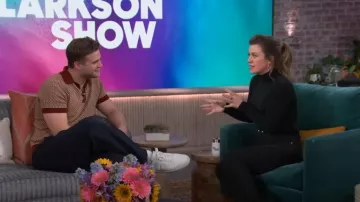 Polo de mezcla de algodón Ted Baker Notae usado por Tom Holland como se ve en The Kelly Clarkson Show el 16 de febrero de 2024