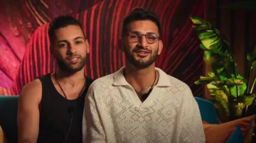 Polo de ganchillo de corte relajado de H&M usado por Ashmal Ali como se ve en Couple to Throuple (T01E04)