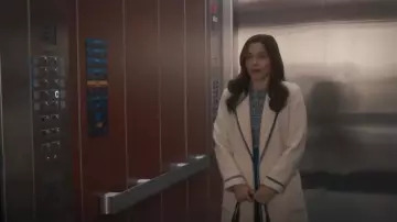 Tory Burch Wrap Coat porté par le Dr Sam Griffith (Sophia Bush) comme on le voit dans Good Sam (S01E12)