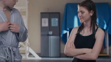 Maillot de bain une pièce noir vintage Speedo porté par Fox (Sophia Powers) comme on le voit dans Son of a Critch (S03E07)