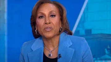 Blazer de pana de algodón de Victoria Beckham usado por Robin Roberts visto en Good Morning America el 21 de febrero de 2024