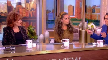 Veste Theory Tortoiseshell Staple portée par Joy Behar vue dans The View le 21 février 2024