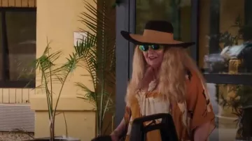 Fashion Nova The Crowd Sun­glass­es worn by Debbie Aguero as seen in 90 Day: The Single Life (S04E07)