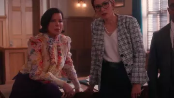 Zimmermann Spissé Multi Floral Wonderland Floral Wonder Land Mélange de soie et de lin porté par Margaret (Marcia Gay Harden) comme on le voit dans So Help Me Todd (S02E02)