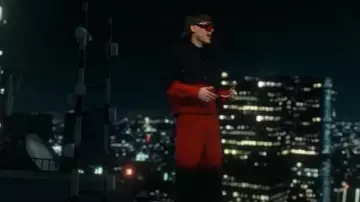 Black & Pink 'Dive Mask' Sunglasses worn by Peso Pluma in A Tu Manera with Junior H [Video Oficial]