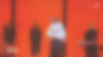 The Loewe down jacket worn by Yamê during his performance on the track Bécane in the 2024 Victoires de la Musique