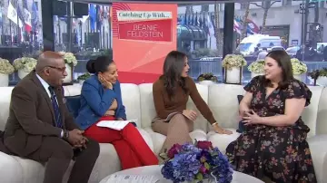 Robe Ulla Johnson Scarlett en Lune portée par Beanie Feldstein comme on le voit dans Aujourd’hui le 22 février 2024