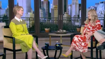 Dorothee Schumacher Robe mi-longue chemise color-block portée par Cynthia Nixon comme on le voit dans LIVE with Kelly and Mark le 22 février 2024