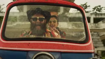 & Other Stories Starfish Glasses worn by Nairobi (Alba Flores) as seen in Money Heist (S03E01)