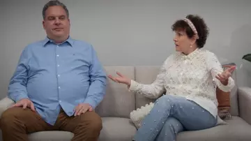 Camisa de cambray de algodón Lacoste Slim Fit usada por Jeff Greene (Jeff Garlin) como se ve en Curb Your Enthusiasm (T12E04)
