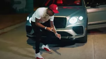 Jeans Amiri Black 'MX1' porté par Yungeen Ace dans Blood Splatter (Clip Officiel)