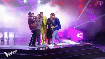 Les sneakers blanches portées par Vianney dans l'émission The Voice du 10 février 2024