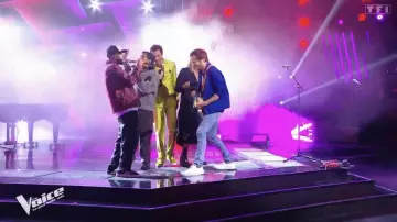 The white sneakers worn by Vianney on The Voice on February 10, 2024