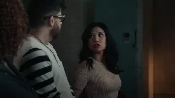 Top de punto acanalado metálico de H&M usado por Melody 'Mel' Bayani (Liza Lapira) como se ve en The Equalizer (T04E02)