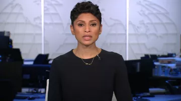 Vestido drapeado de manga larga Elie Tahari Winda usado por Jericka Duncan como se ve en CBS Evening News el 26 de febrero de 2024