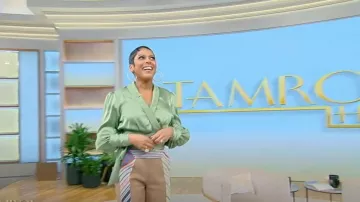 Blouse enveloppante en soie Zimmermann portée par Tamron Hall vue dans Tamron Hall Show le 23 février 2024