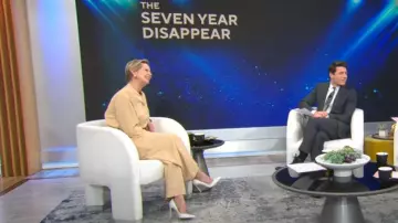 Pantalon large Lafayette 148 New York Paperfine Suede Thames porté par Cynthia Nixon dans CBS Mornings le 26 février 2024