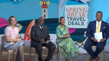 Lingua Franca Custom Short Sleeve usado por Dylan Dreyer como se ve en Today el 27 de febrero de 2024