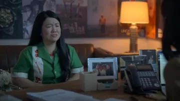 Tombolo La Habana' Cabana portée par Alice Kwan (Sherry Cola) telle qu’on la voit dans Good Trouble (S05E19)