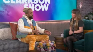 Vinyl Icons Janis Joplin Cotton Graphic T-Shirt worn by Kelly Clarkson as seen in The Kelly Clarkson Show on February 26, 2024