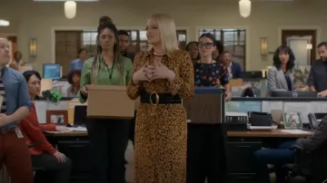 Gucci Black Belt worn by Lexi (Lauren Ash) as seen in Not Dead Yet (S02E04)