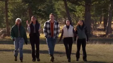 Chaqueta corta Lululemon usada por Maria Georgas como se ve en The Bachelor (T28E07)