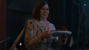 Etro Blazer de ala de mariposa pictórica usado por Elsbeth Tascioni (Carrie Preston) como se ve en Elsbeth (S01E01)